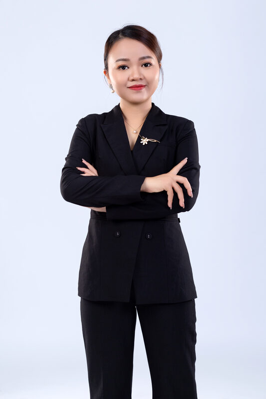 Chân dung Tác giả Nguyên Phụng